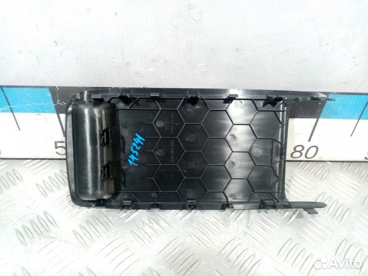 Б/У Крышка подлокотника#001