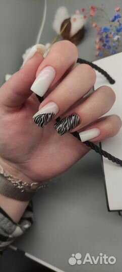 Мастер по маникюру