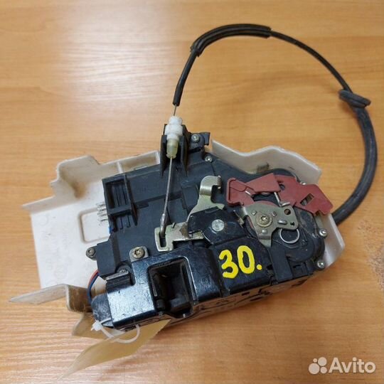 Замок двери передний правый Porsche Cayenne 955