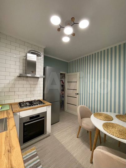 2-к. квартира, 54 м², 4/9 эт.