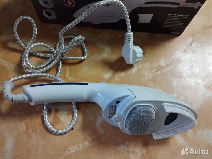 Паровой утюжок-отпариватель