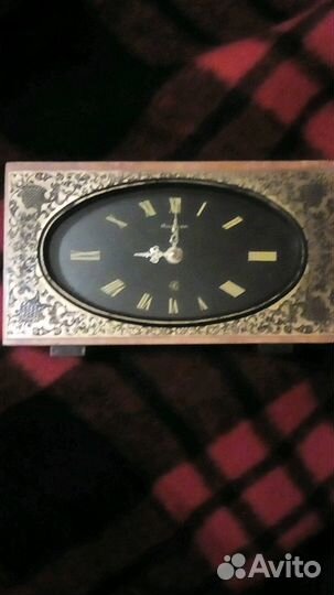 Часы настольные механические золотые 80 г