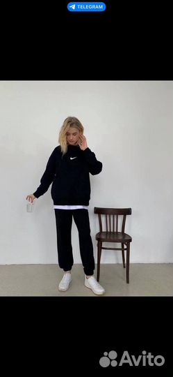 Спортивный костюм женский