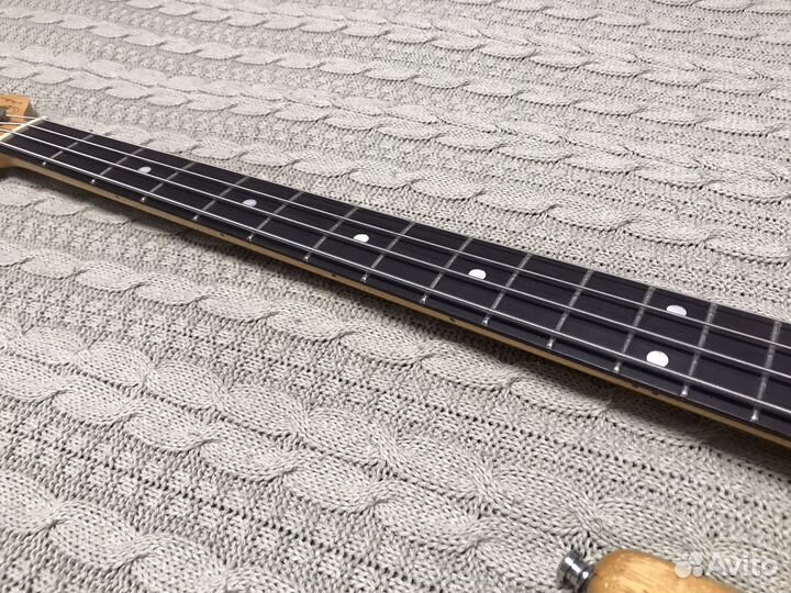 Бас гитара G&L L-1000 Bass