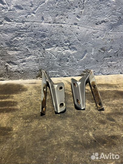 Петли Переднего Капота Chevrolet Niva 2123