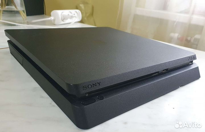 Sony PS4 slim