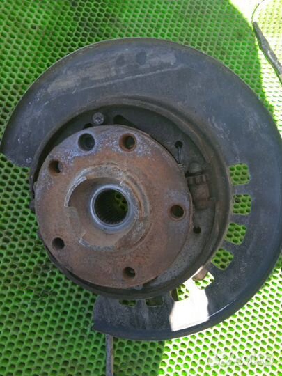 Кулак поворотный задний правый Porsche Cayenne 955