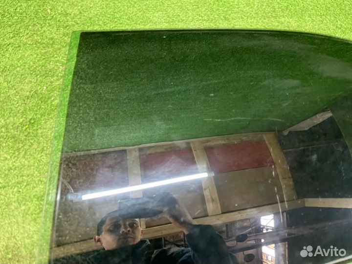 Стекло двери заднее левое Volvo S80 1 (1998-2006)