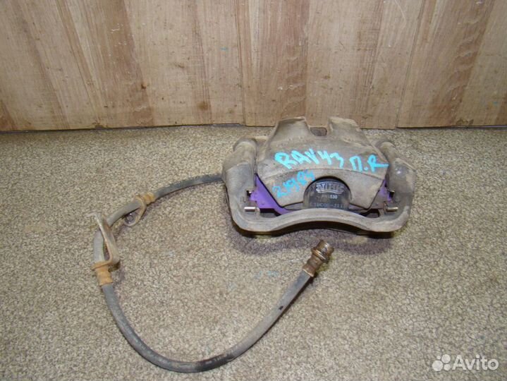 Суппорт передний правый Toyota RAV4 (XA30)