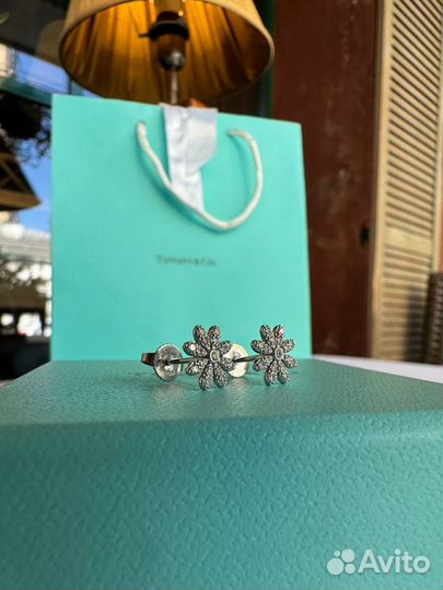 Новые серьги Tiffany из белого золота