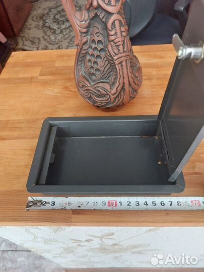 Ящик навесной железный