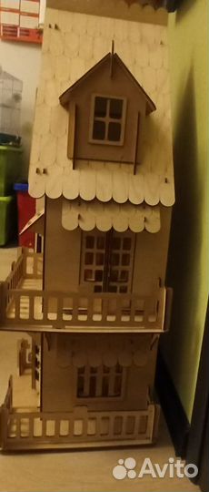 Деревянный домик для кукол