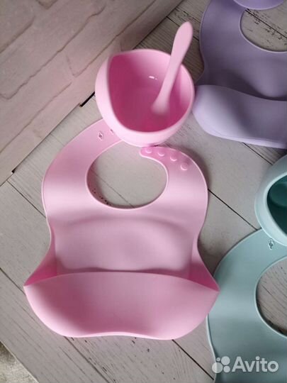 Силиконовая посуда детская, нагрудники, слюнявчики