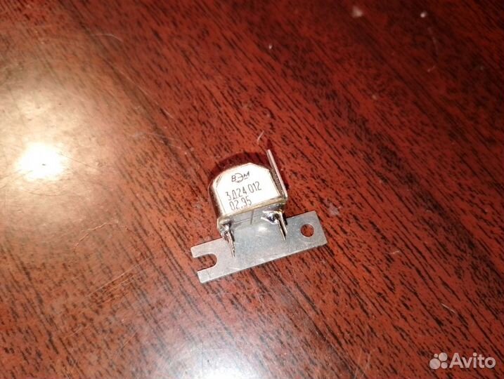 Стекло феррит 3д24.012 новые