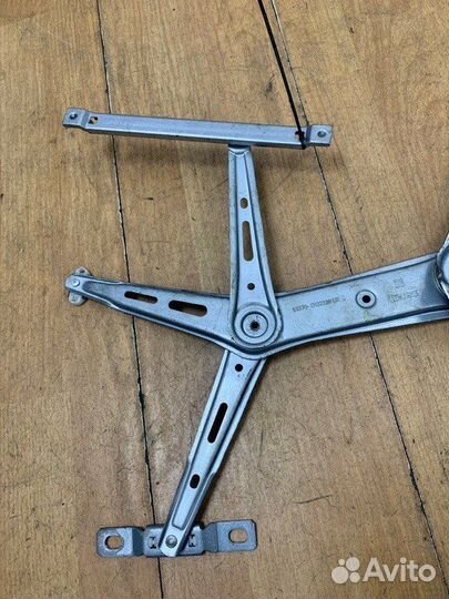 Стеклоподъемник передний левый Opel Zafira B