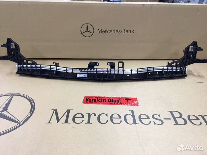 Кронштейн радиатора Mercedes W213