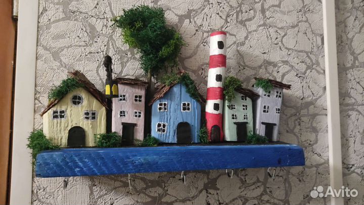 Ключница, вешалка.домики