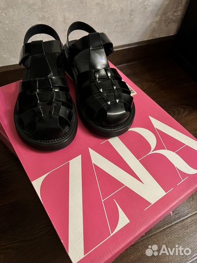Сандалии zara