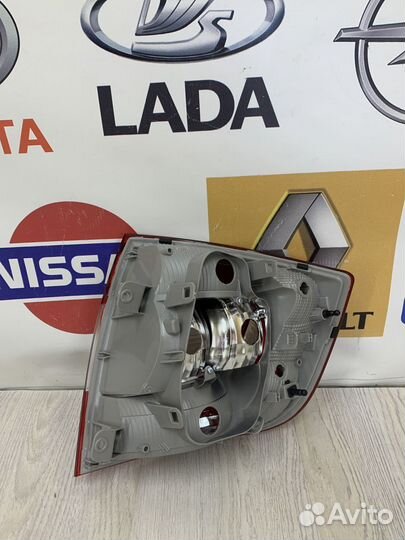 Фонарь задний Skoda rapid Лев