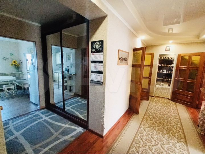 3-к. квартира, 90 м², 3/5 эт.