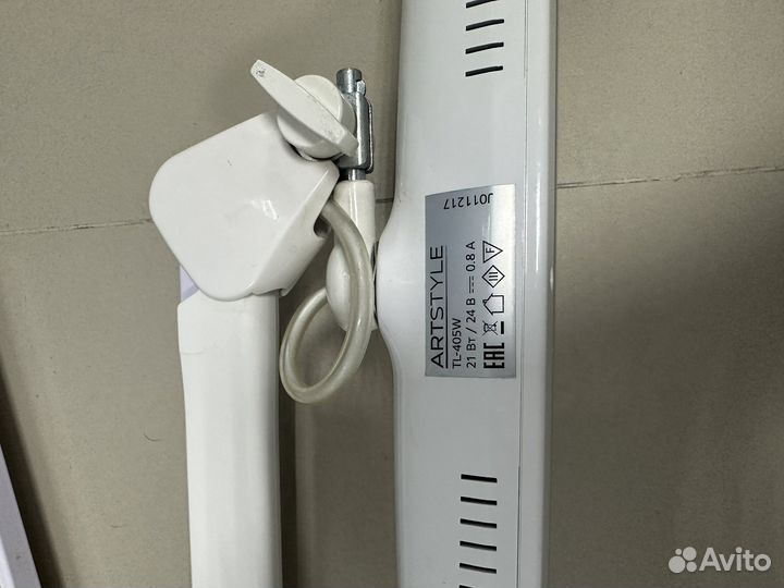 Лампа для мастера по наращиванию