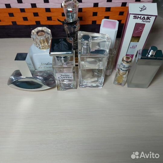 Одним лотом женские духи