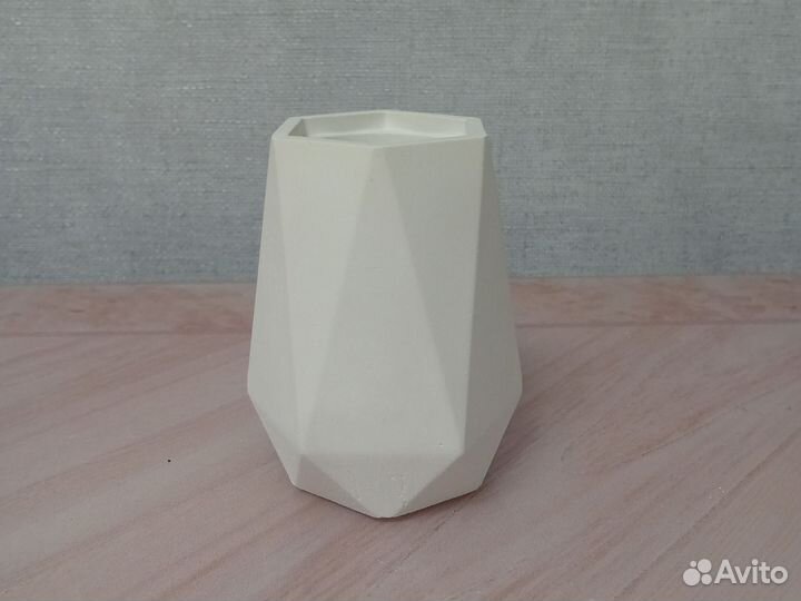 Ваза из гипса