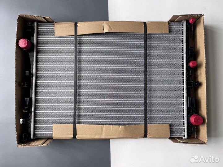 A0995003303 радиатор системы охлаждения MB