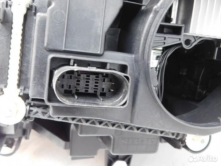 Фара правая Mercedes-Benz GLE