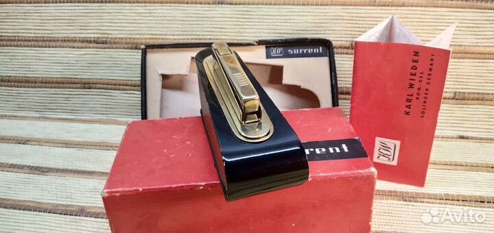 Винтажная бензиновая зажигалка