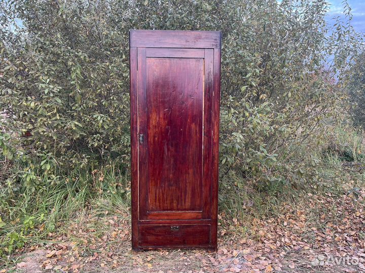 Шкаф старинный