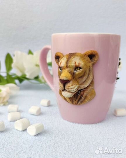 Подарок девушке. Кружка Львица ручной работы