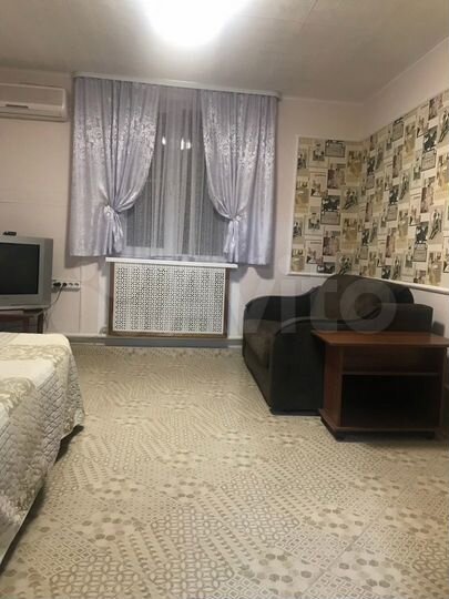 Комната 45 м² в 2-к., 1/2 эт.