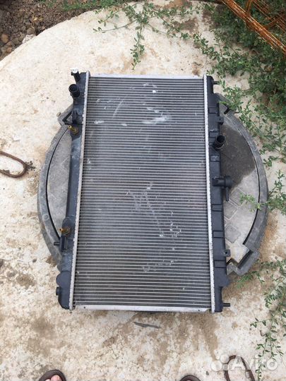 Радиатор на nissan sunny BF15