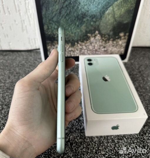 iPhone 11, 64 ГБ