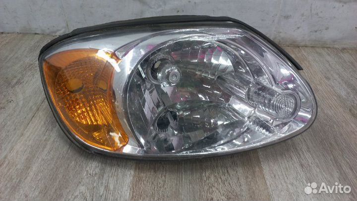 Фара передняя правая Hyundai Accent 3 2007
