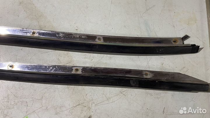 Молдинги лобового стекла Nissan Almera N16