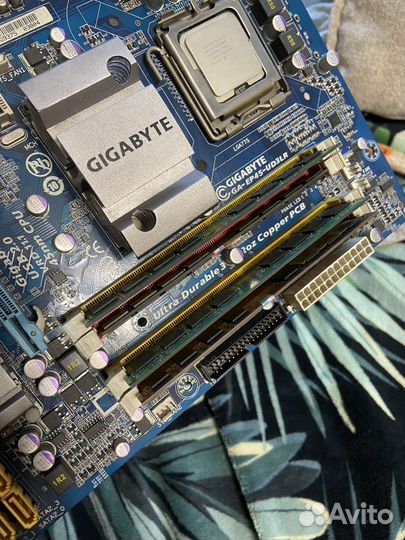 Gigabyte GA-EP45-UD3LR E8400+8gb