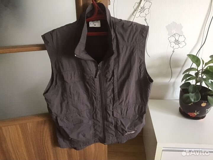 Жилетка спортивная и свитер - 46-48 размер