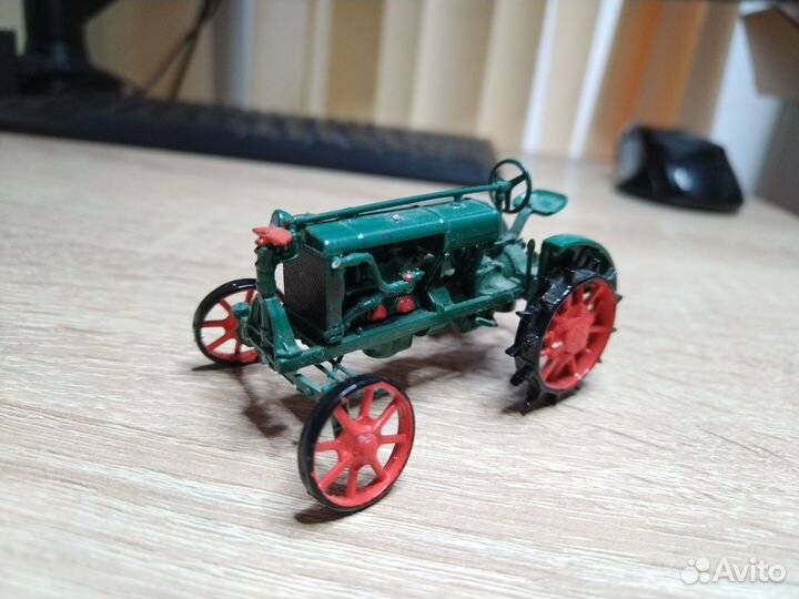 Модель трактора