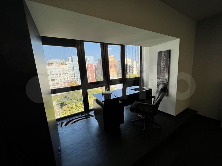 4-к. квартира, 180 м², 9/9 эт.