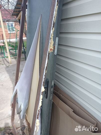 Дверь входная железная бу с коробом