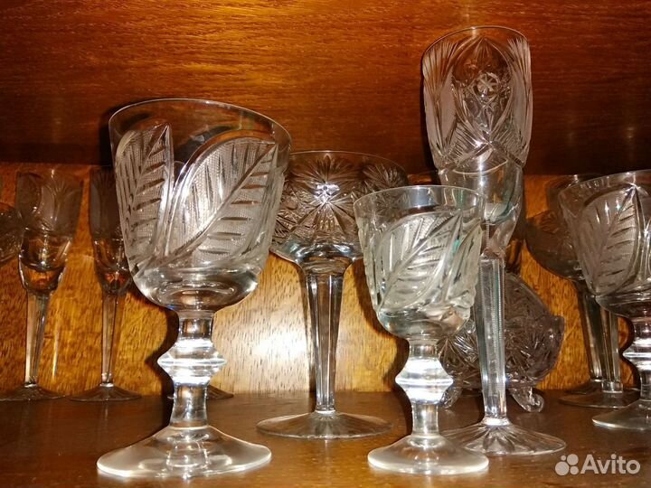 Хрустальные бокалы и прочее