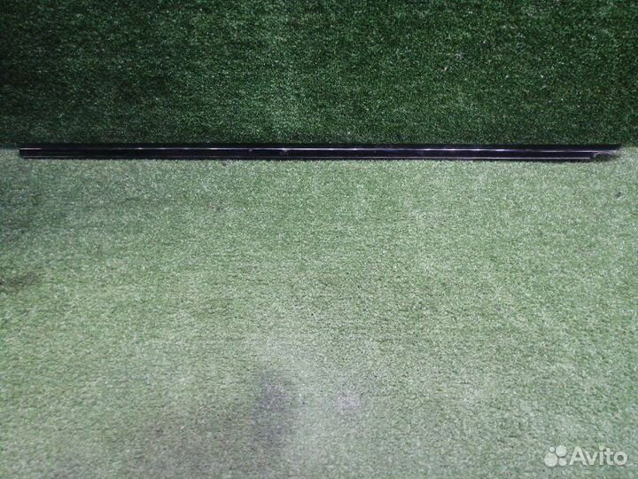 Уплотнитель стекла двери передний левый Bmw X6 G06