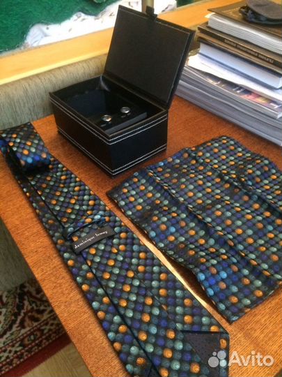 Галстук с запонками и платочком мужской новый в по