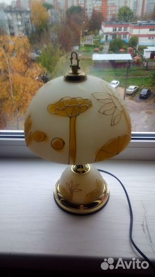 Лампа настольная