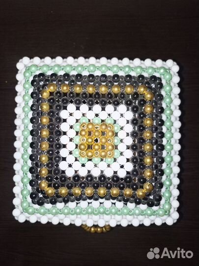 Шкатулка цветная (большая) из бусин