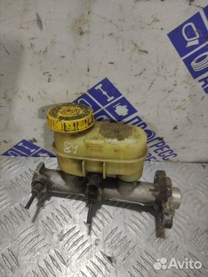 Главный тормозной цилиндр Chrysler Cirrus Lxi