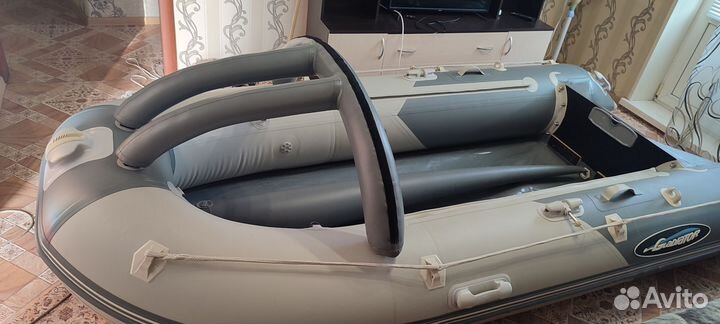 Лодка с мотором