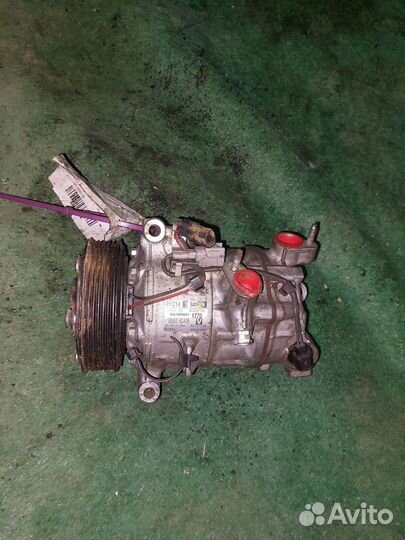 Компрессор кондиционера Infiniti Q50 4WD